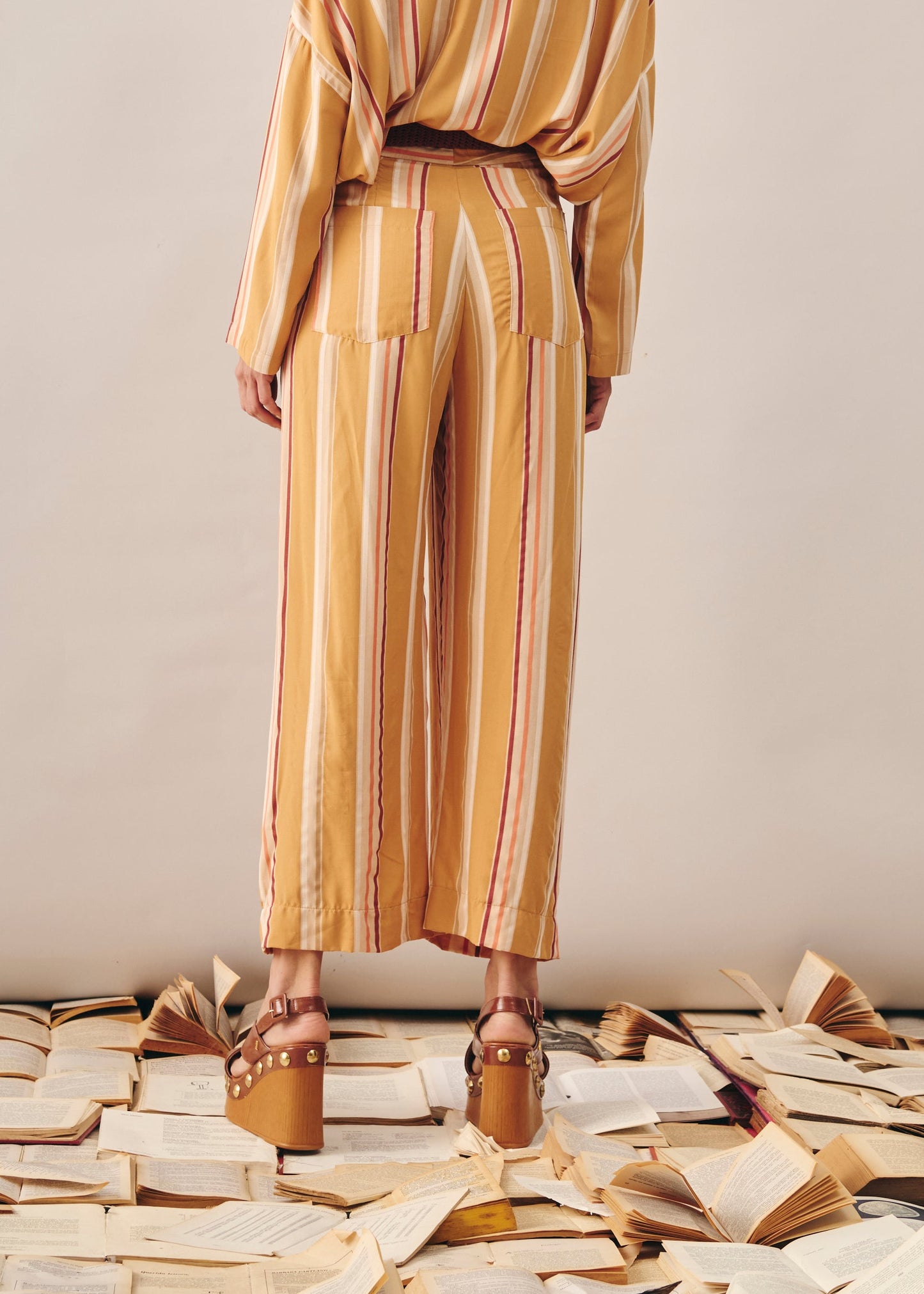 Calça Zaia Listrado Camelo
