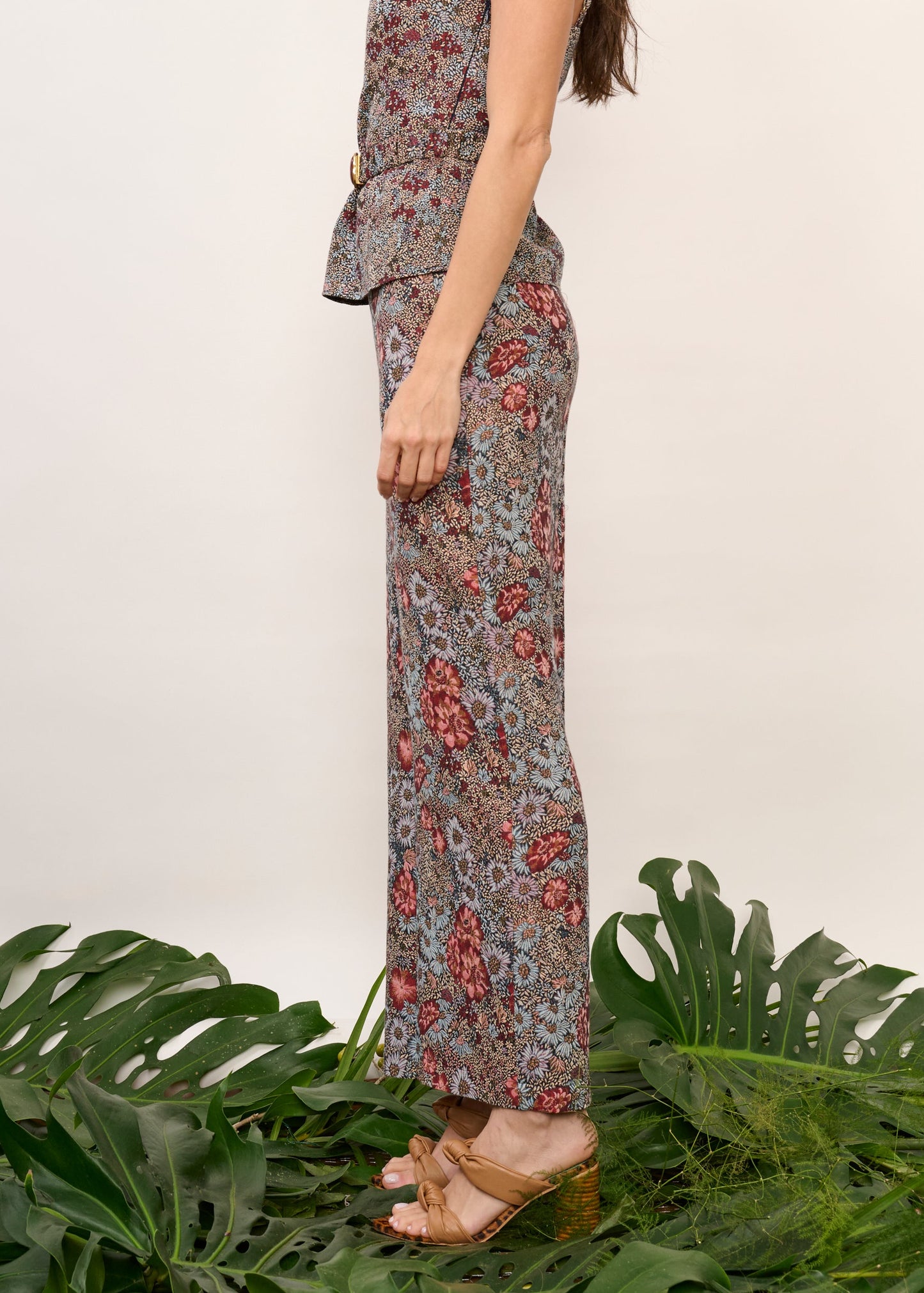 Saia Alana Jacquard Floral Vermelha