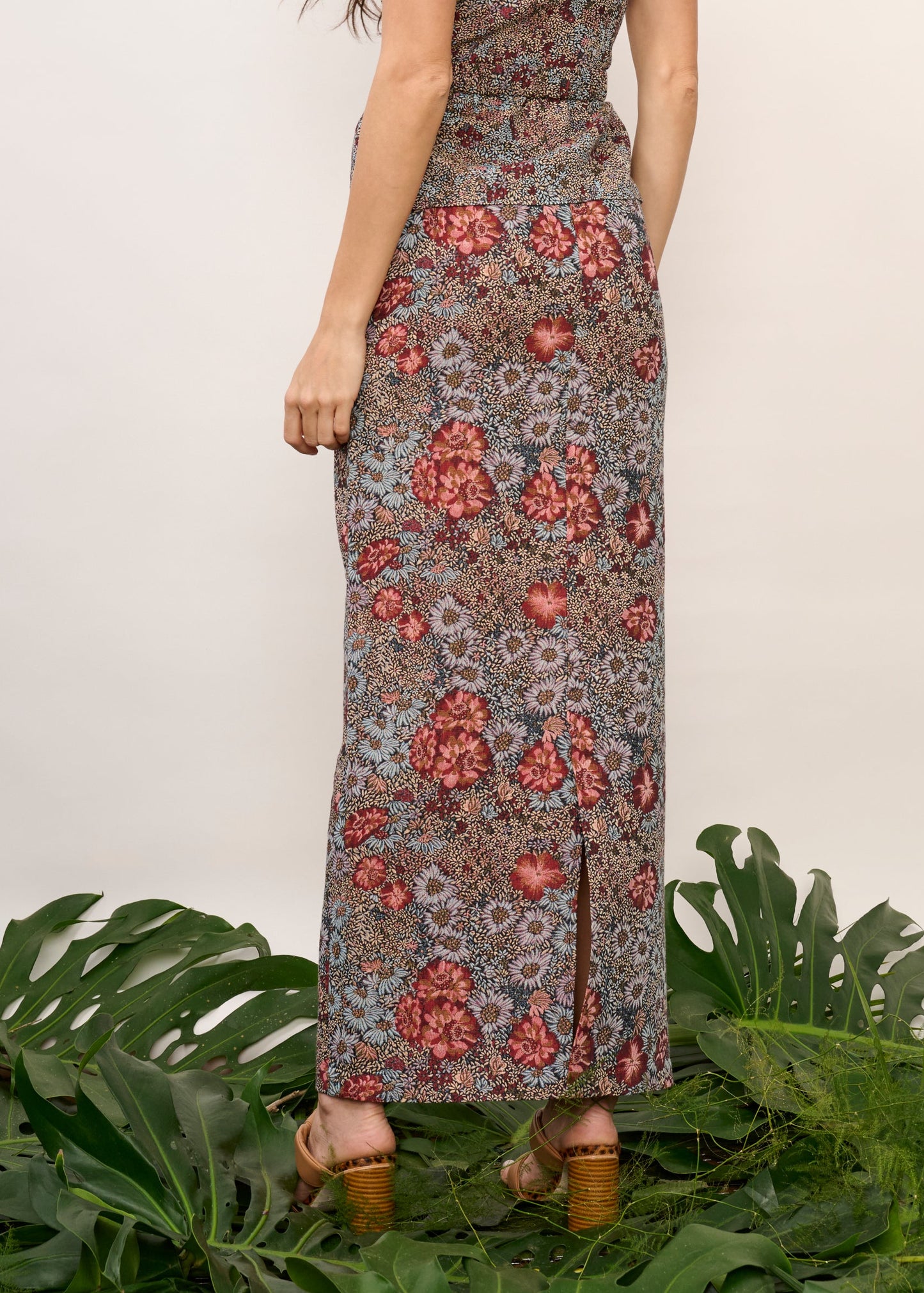 Saia Alana Jacquard Floral Vermelha