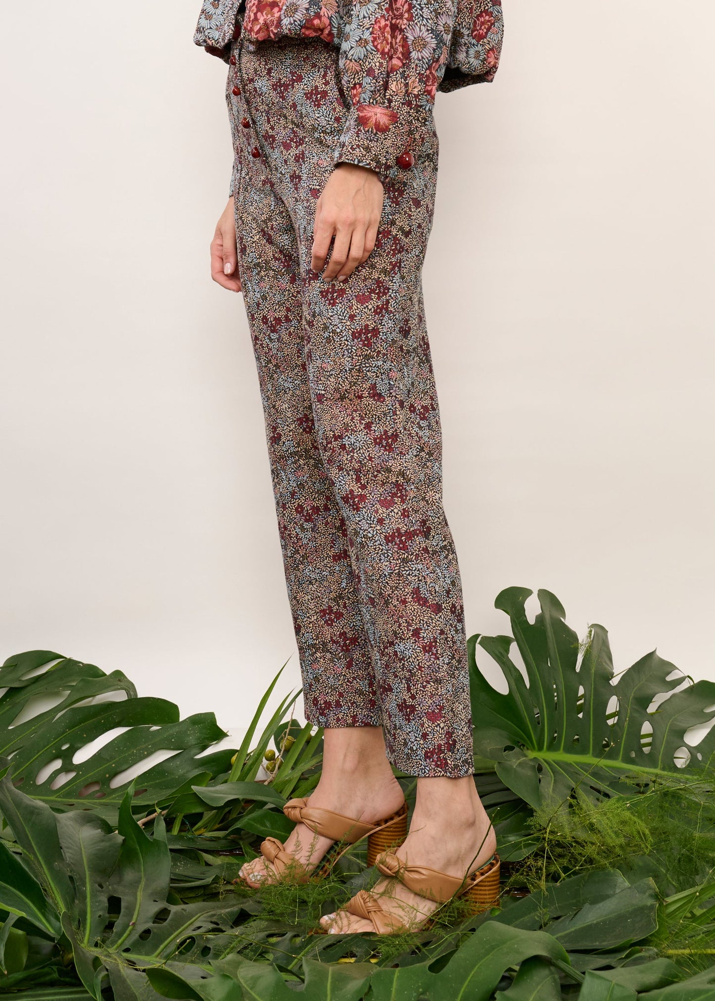 Calça Aifa Jacquard Floral Vermelha