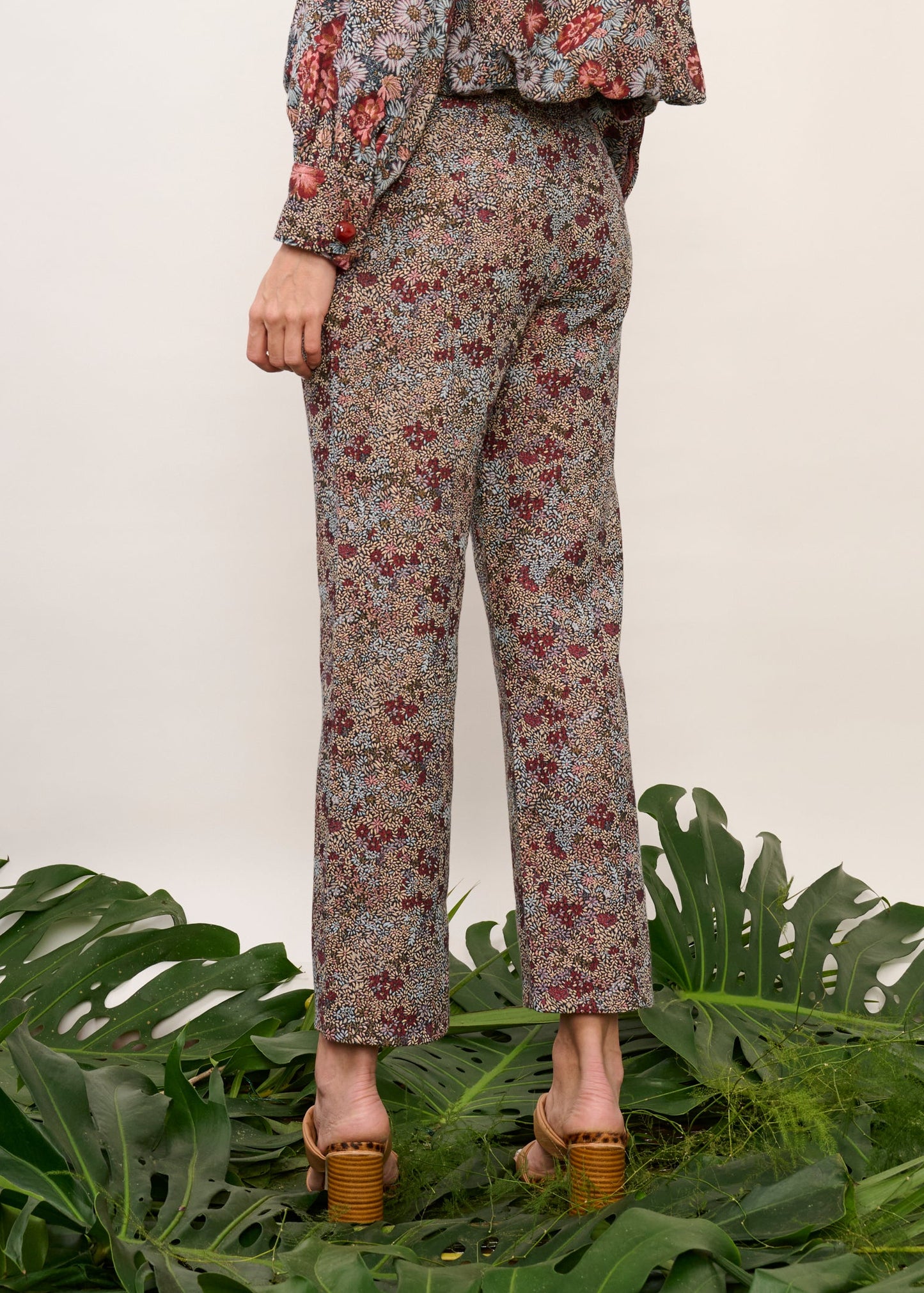 Calça Aifa Jacquard Floral Vermelha